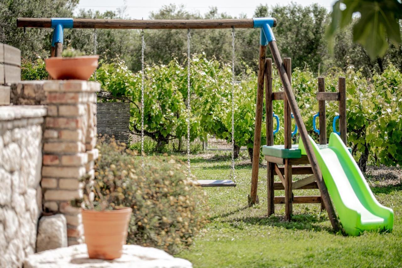 Villa In Pietra Kalamaras Makhairádhon Eksteriør billede